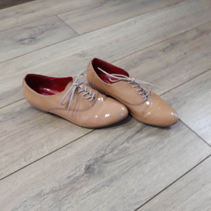 Półbuty czarne na obcasie + drugie gratis