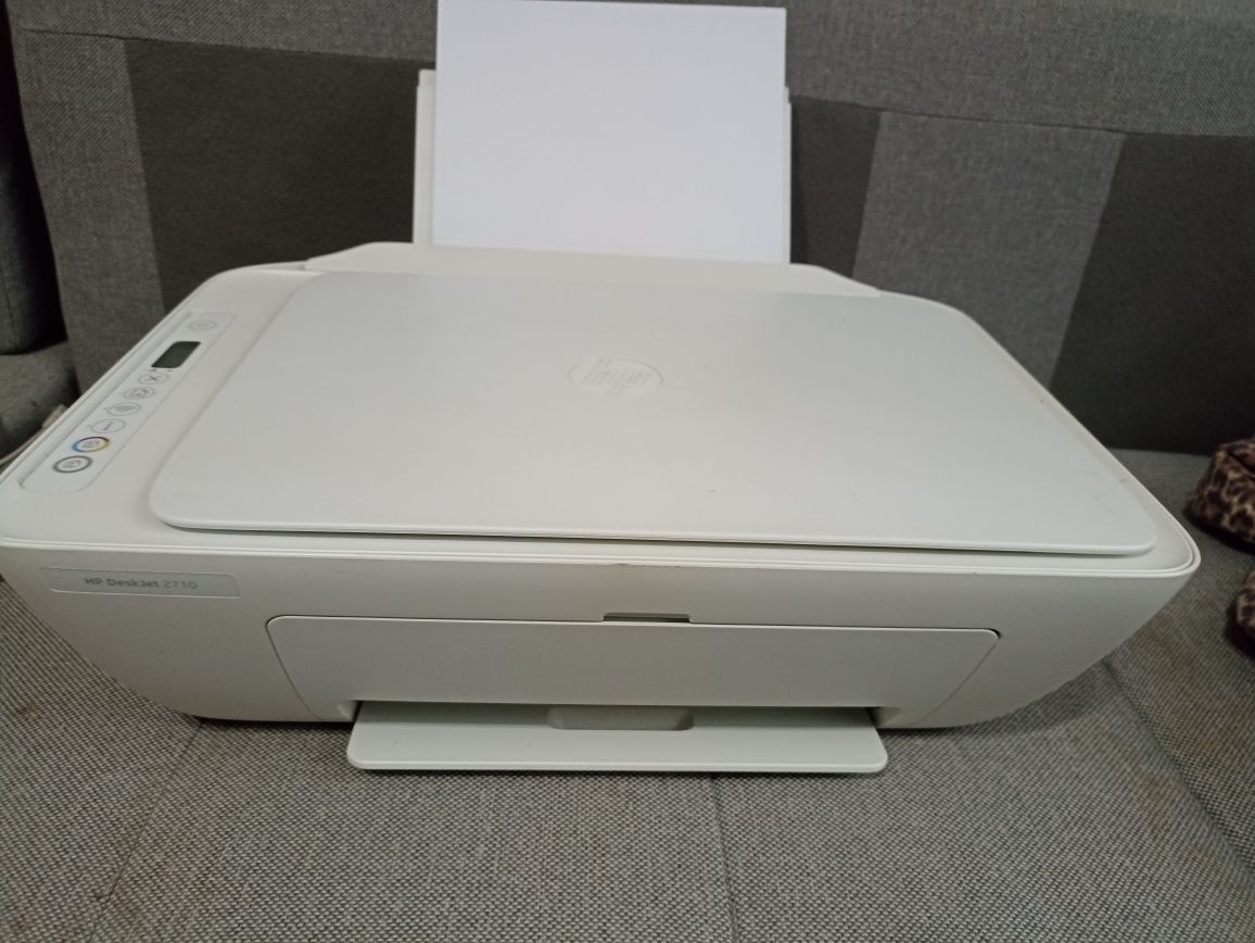 Drukarka ze skanerem HP deskjet 2710