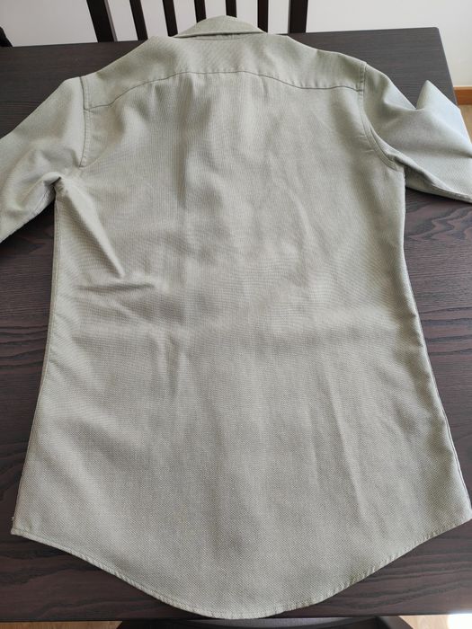 Zara Camisa Slim Fit verde.