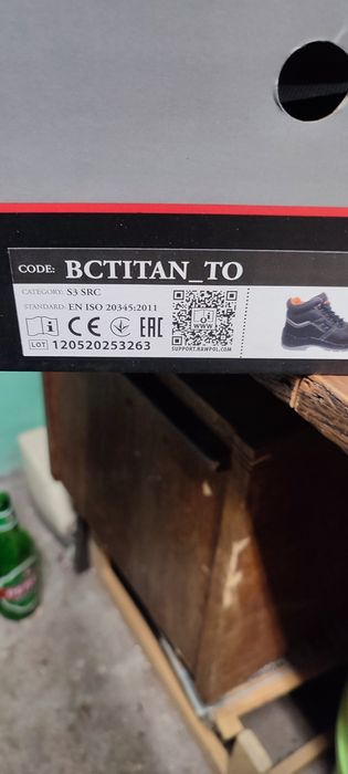 Buty robocze zimowe+bielizna termoaktywna+ płaszcz przeciwdeszczowy pr