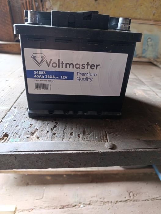 Akumulator samochodowy 12v