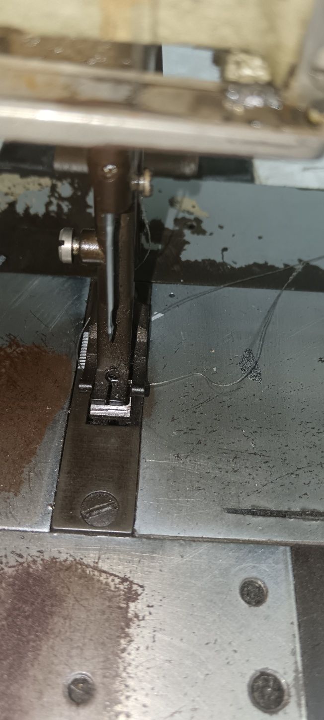 Máquina de braço triplo