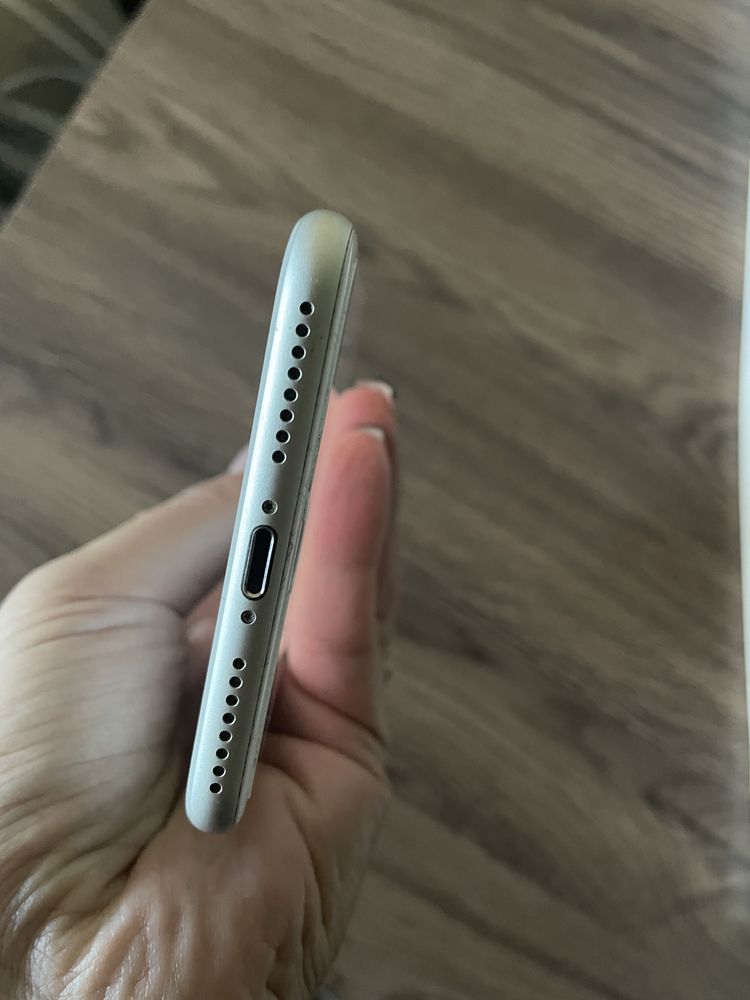 Iphon 7 plus srebrny