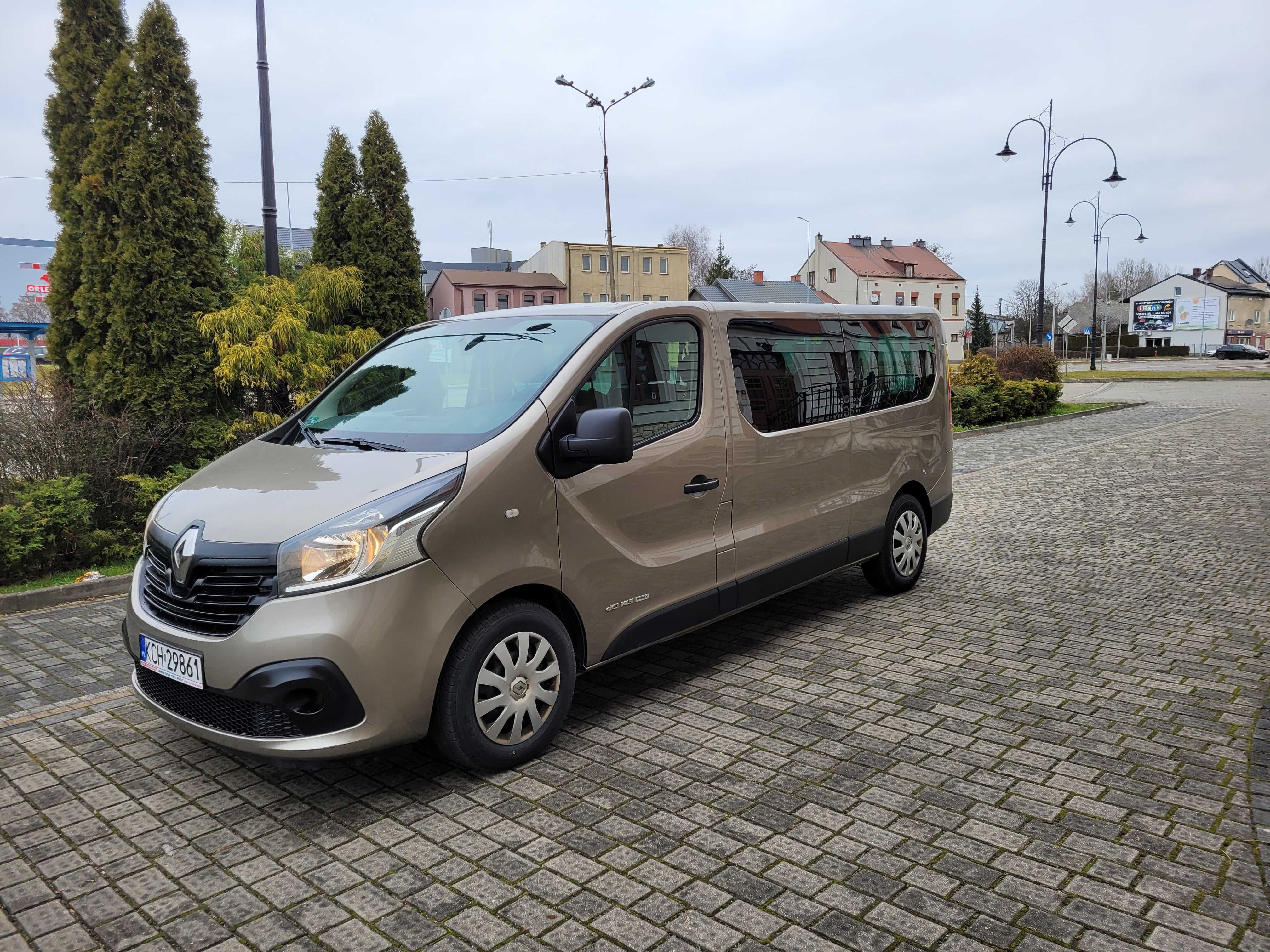 Wynajem busa z kierowcą, przewóz osób,transfery,wycieczki,imprezy.