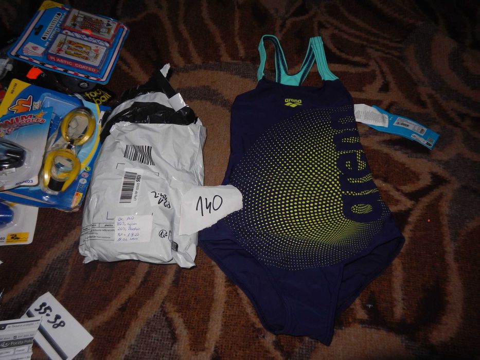Wyprzedaz->Strój kąpielowy dla dziewczynki  Arena r. 140