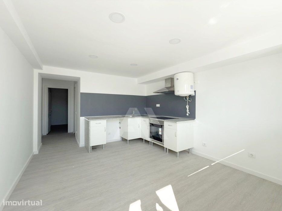 Apartamento T1 na Abrunheira com Luz e Água Incluídas
