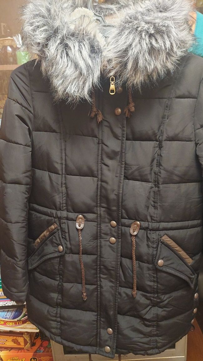 Зимняя женская  куртка