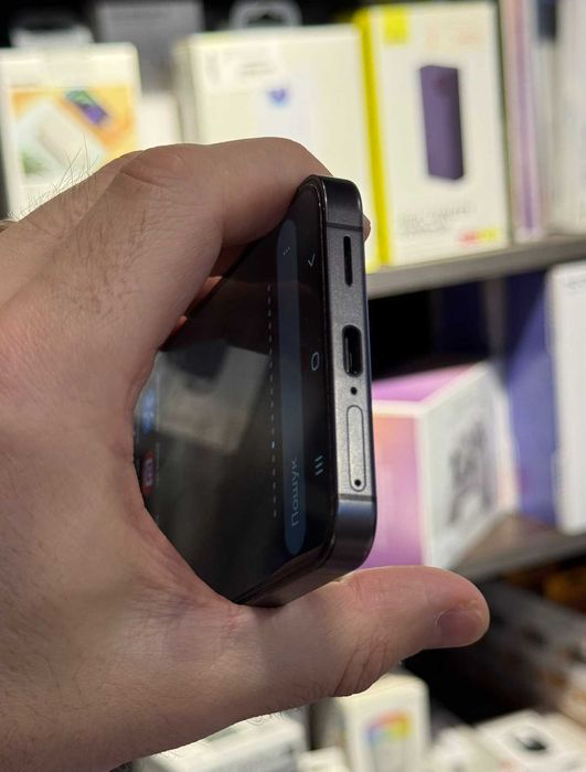 Samsung Galaxy S24 8/256Gb Black б\у, 6 міс використання, європа!