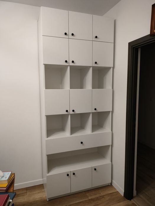 Szafa biała solidna