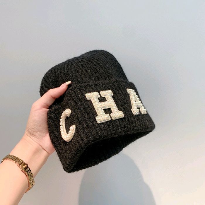 Elegancka czapka dwa kolory biała czarna promocja