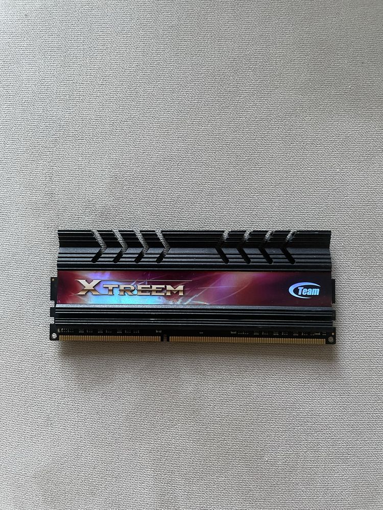 Модуль памʼяті Team DDR3 8Gb Xtreem