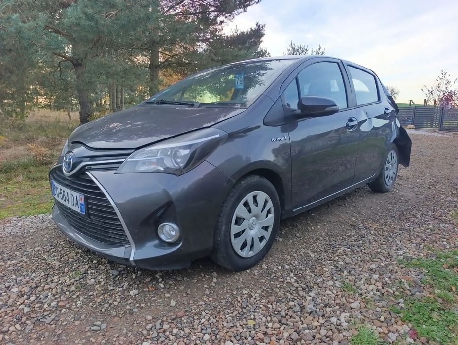 Toyota Yaris Toyota Yaris hybryda niski przebieg