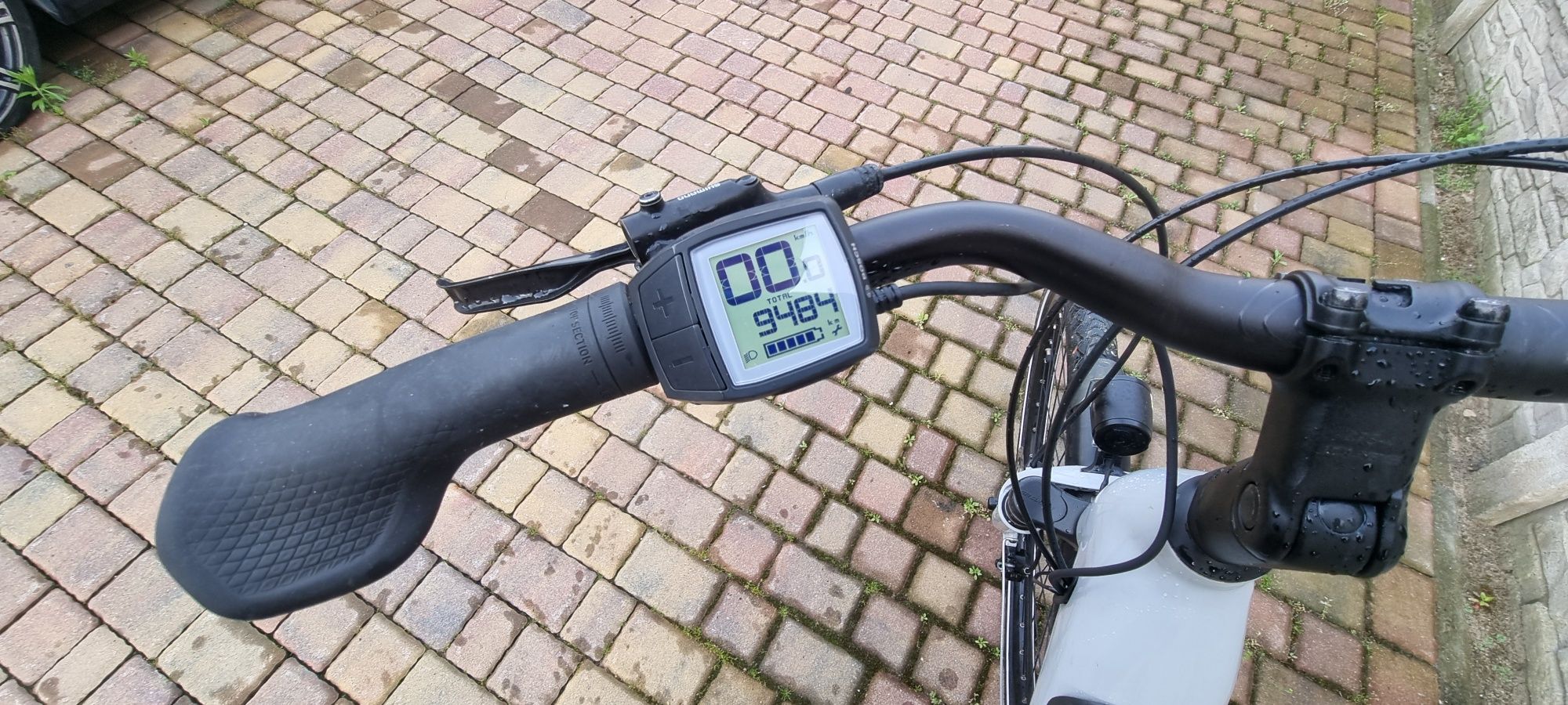 Rower Eletryczny Cube Supreme Hybrid On1 Bosch Active Line XXl