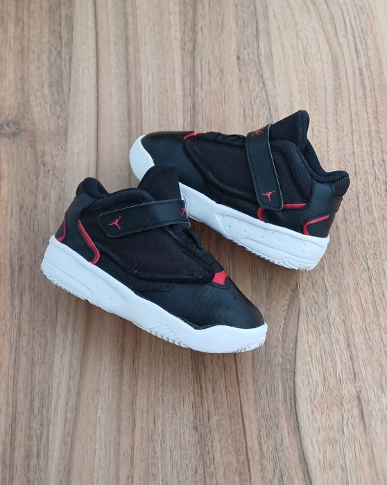 Nike Jordan Max Aura дитячі демі хайтопи високі кросівки кеди 25р
