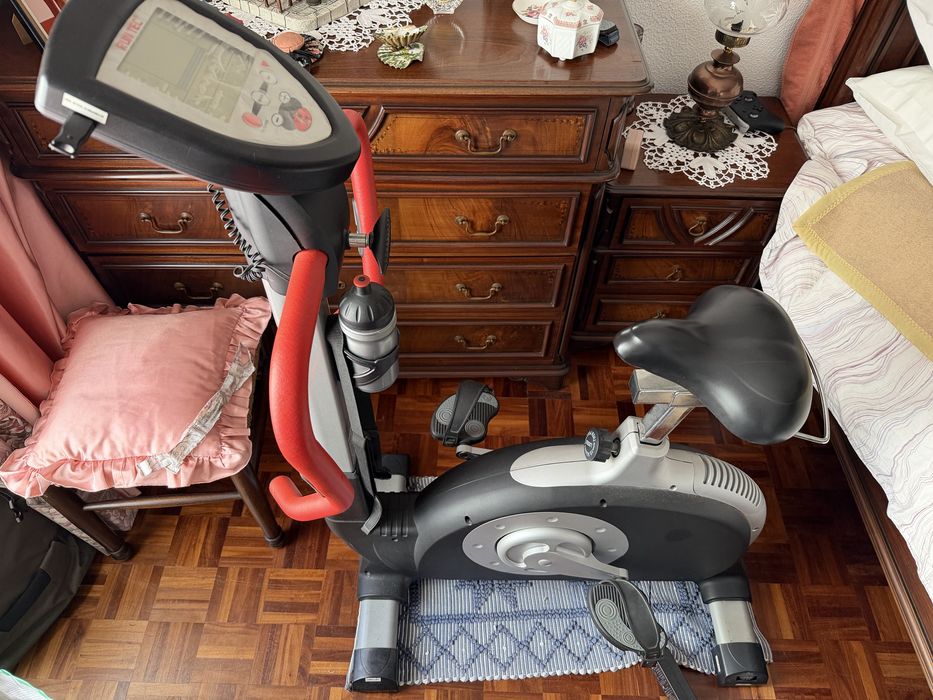 Bicicleta Estática RUNTEC — Quase Nova — Silenciosa