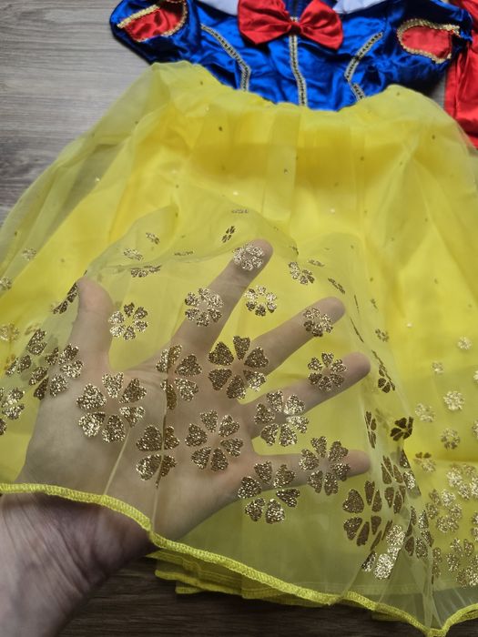 Strój przebranie kostium Śnieżki Królewna Śnieżka roz. 120 na 6-7 lat