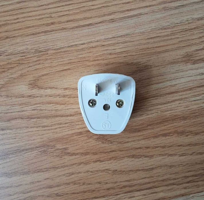 Adaptador universal para tomada japonesa