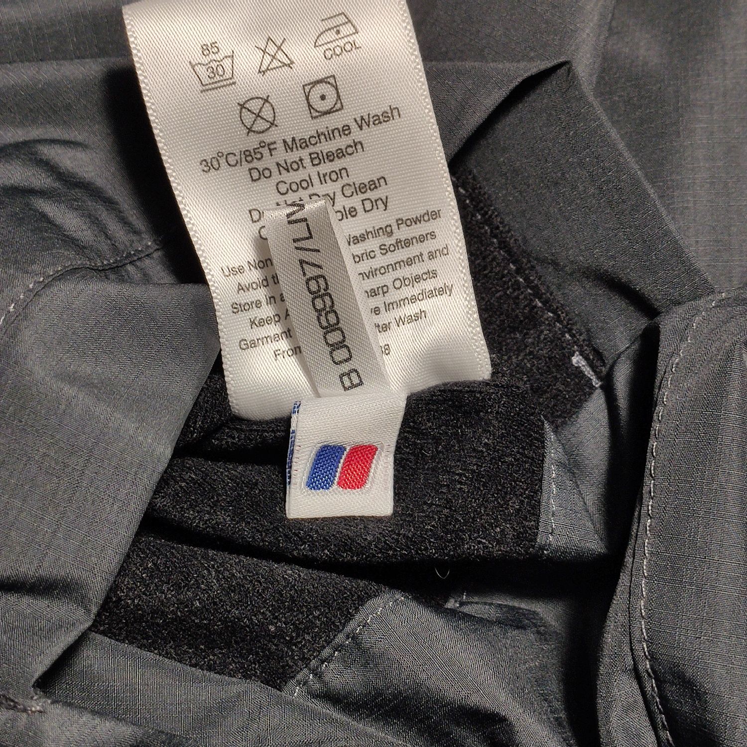 Куртка Berghaus в новому стані