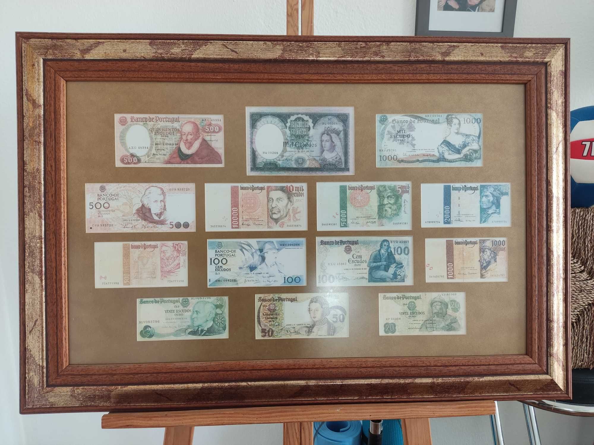 moldura 50x60  com fotocopias de notas portuguesas