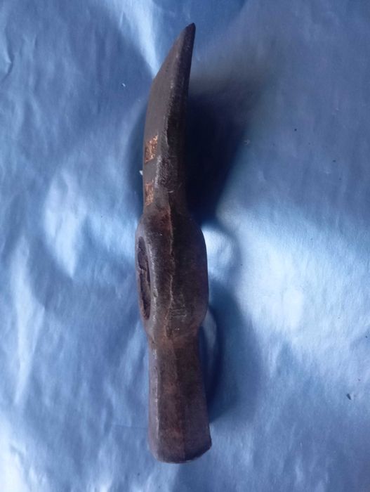 Молоток строительный