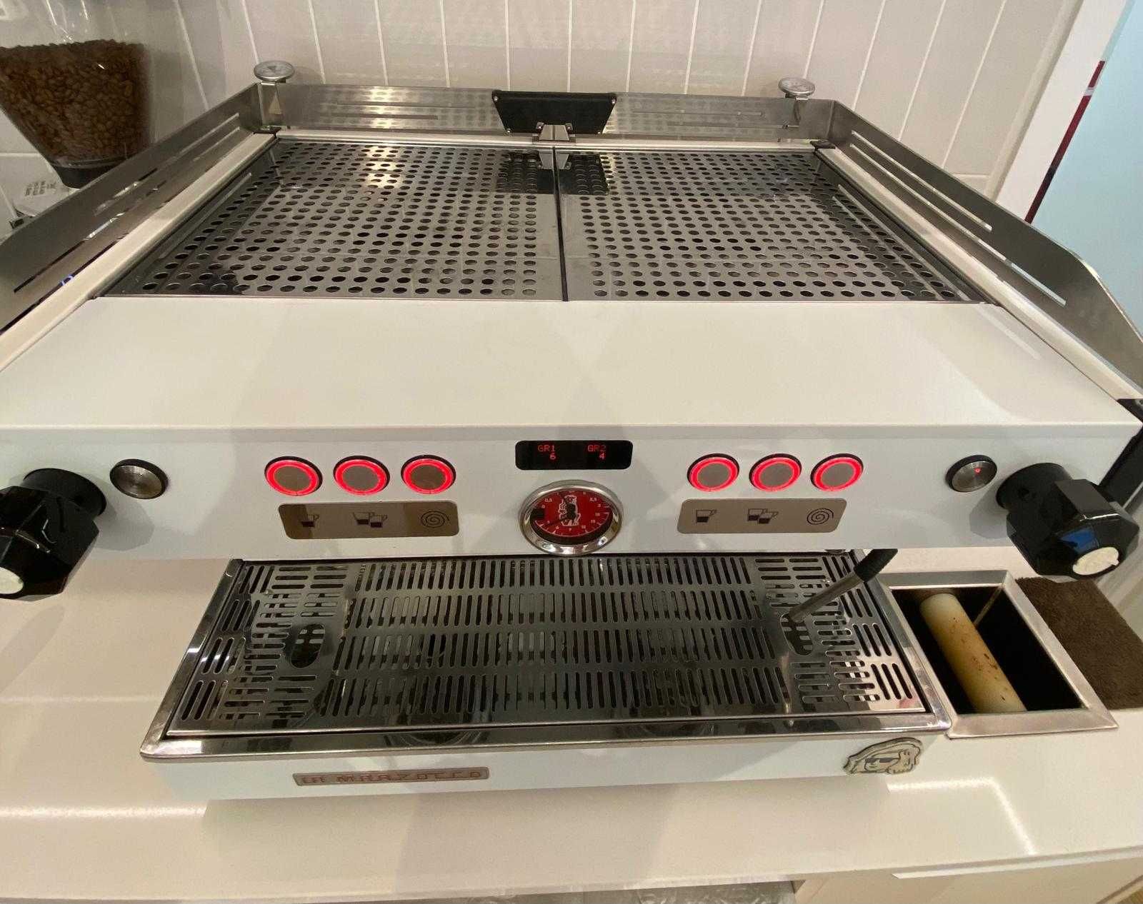 Máquina italiana para extração Café Especialidades