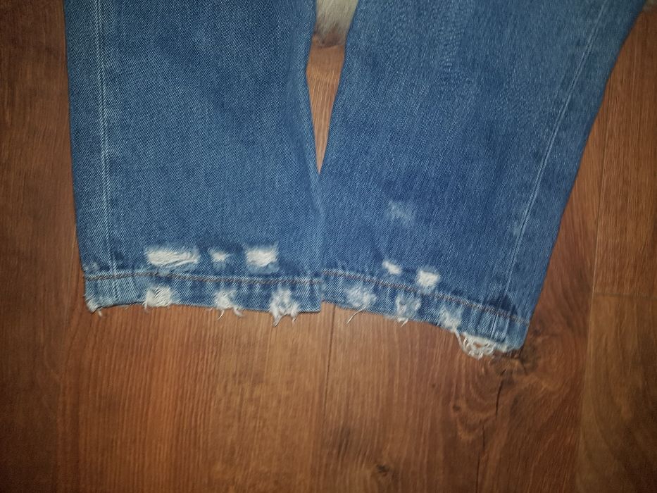 Mega modne jeansy ZARA dziury ,napisy THE END S