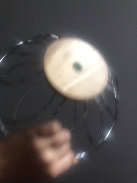 Metalowa miska ozdobna na owoce warzywa PRL z drewnianymi elementami