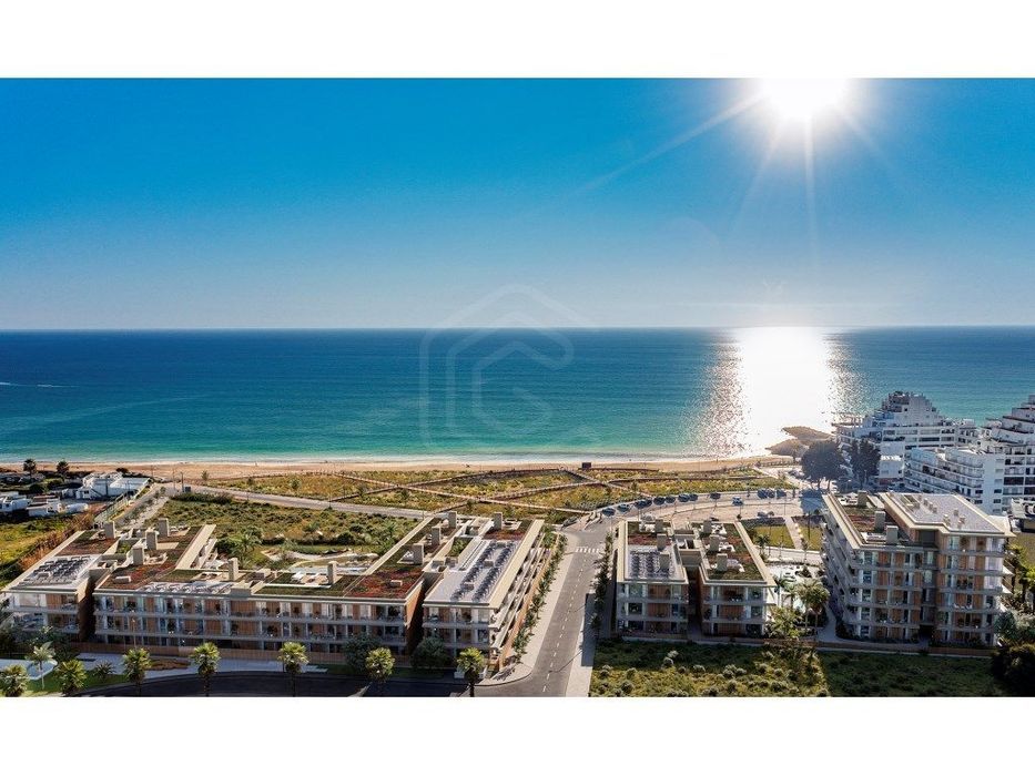 Apartamento T1 na primeira linha do Mar da Praia de Quarteira, Algarve