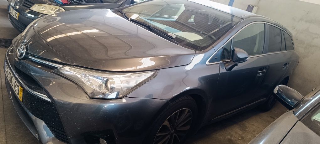 Toyota Avensis 2.0 Luxury