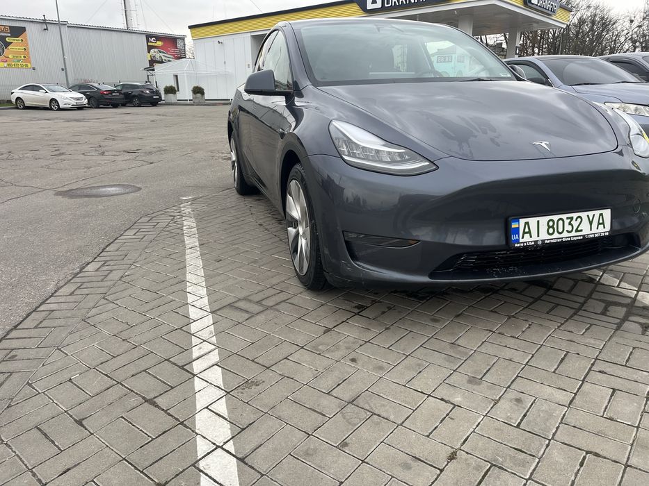 Продаю Tesla Model Y