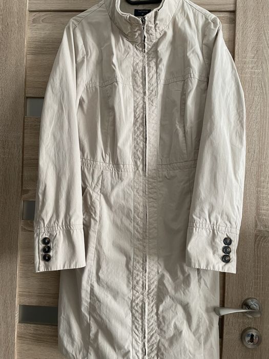 Beżowy płaszcz TATUUM