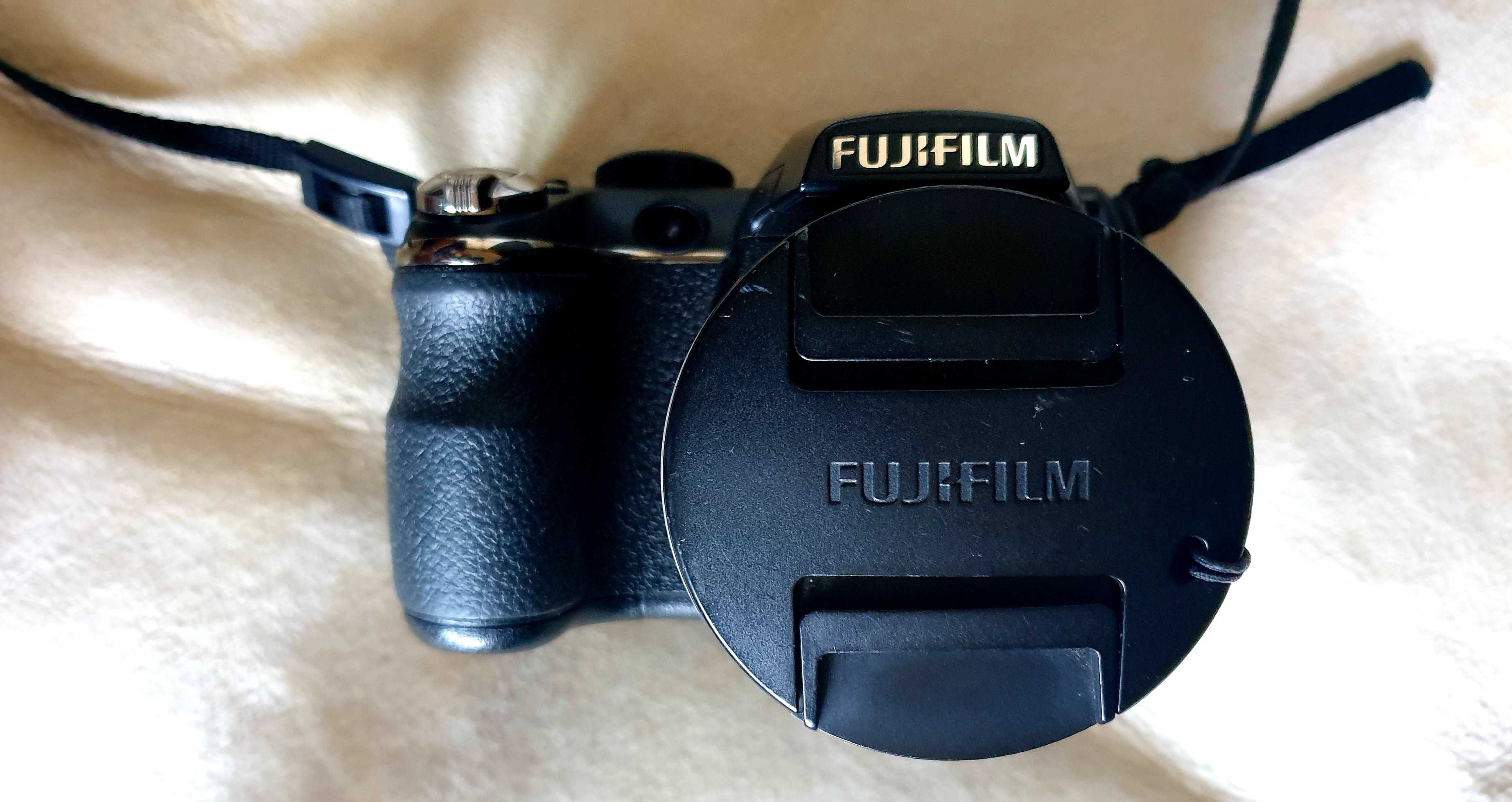 Aparat fotograficzny FUJIFILM FINEPIX S3200