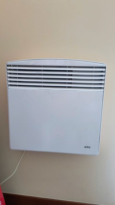 Grzejnik elektryczny ścienny