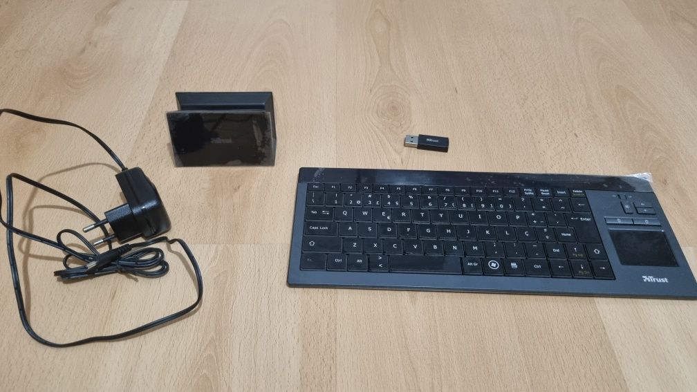 [Vendo] Teclado Trust Wireless c/ rato