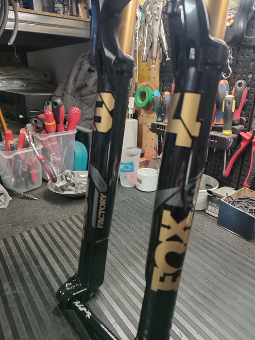 Suspensão Fox Factory SC 120 Grip SL 2025