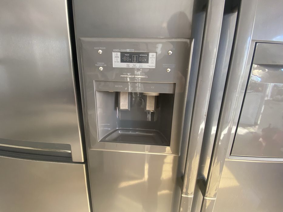 Холодильник із морозилкою(суха заморозка)