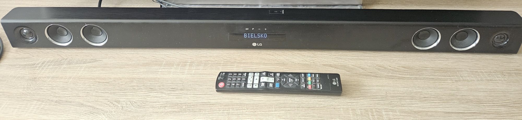 Soundbar LG LAS655K 320W HDMI USB Bluetooth WiFi radio FM