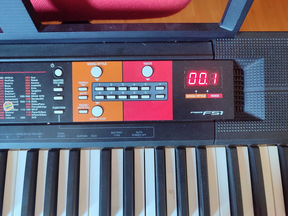 Piano Yamaha psr-f51