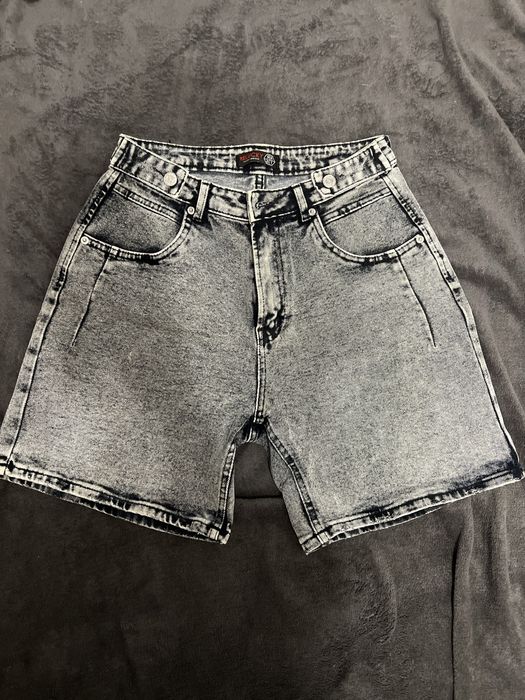 Жіночі джинсові шорти