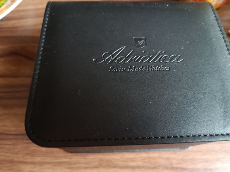 Швейцарський годинник Adriatica