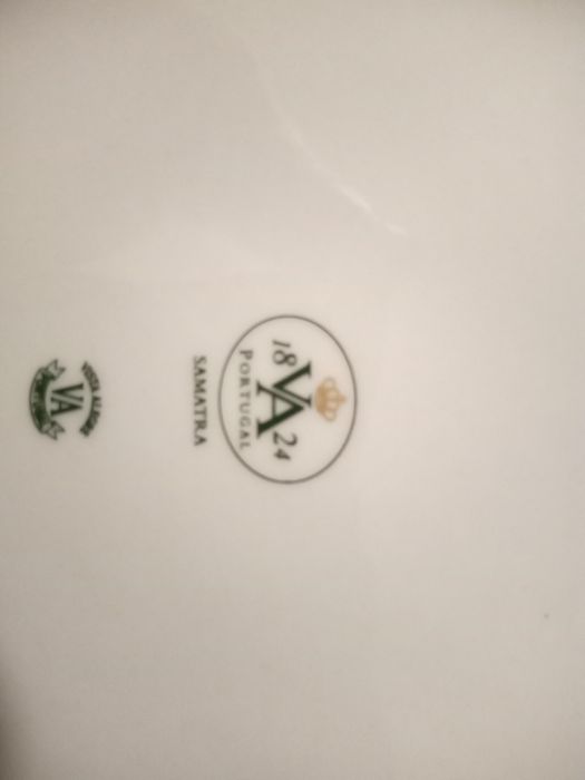 Jarra, Caixa e Prato de porcelana Vista Alegre n°36, decoração Samatra