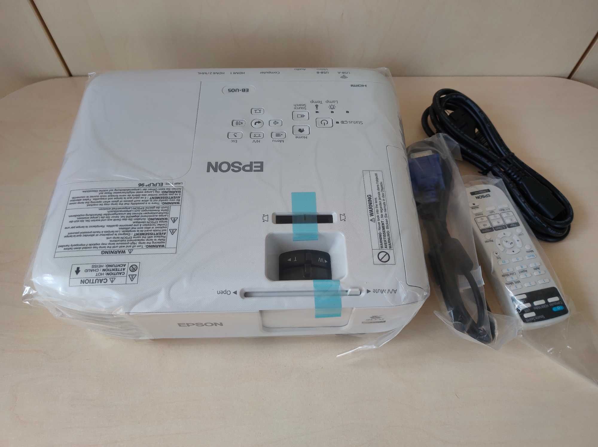 Nowy projektor LCD Epson EB-U05 biały