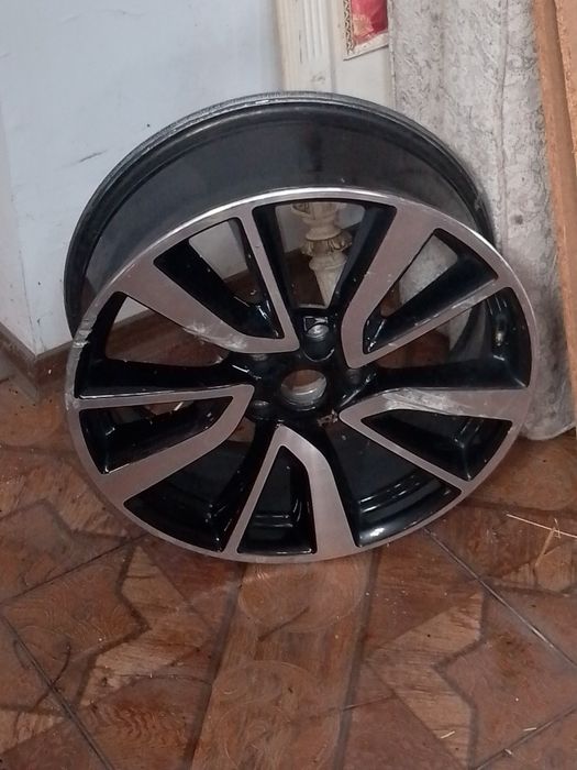 Диск  литой алюминиевый