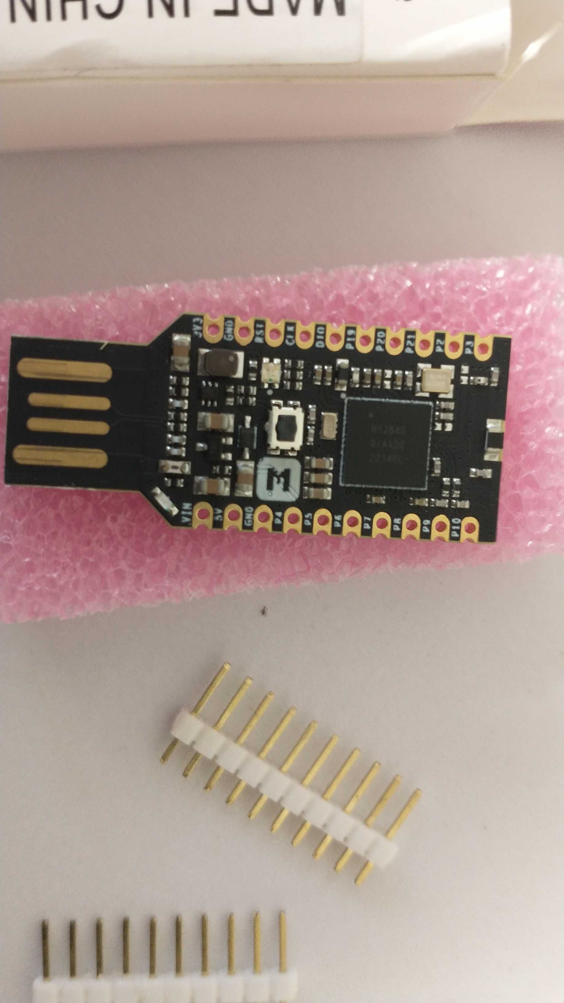 PO ZWROCIE Klucz USB nRF52840 zestaw mikroDev GeeekPi czarny
