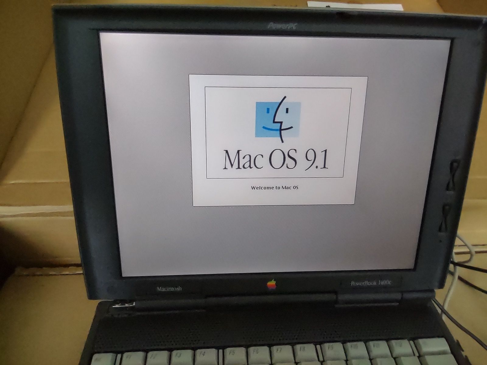 Vintage Apple Macintosh PowerBook 1400c