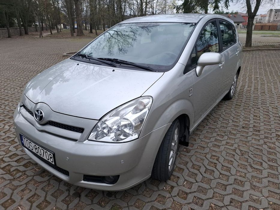 Toyota Corolla Verso Toyota Corolla Verso 1.6 Terra 7os z małym przebiegiem w super stanie