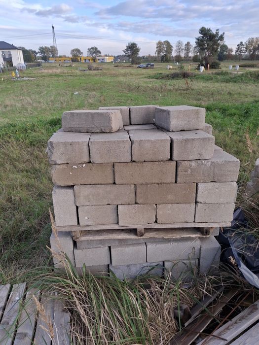 Sprzedam bloczki 3.50 szt. Możliwy dowóz