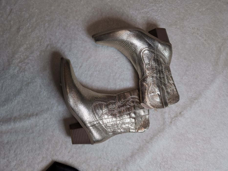 Черевики козаки Zara 40р 26 см стан нових