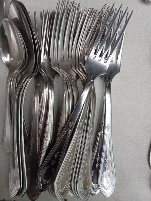 Столові прибори нержавейка.