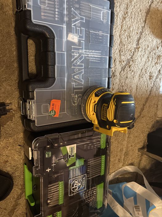 Zestaw narzędzi wkrętarek z bateriami i polerka